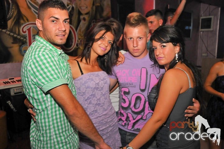 Petrecere în Club Rio, 