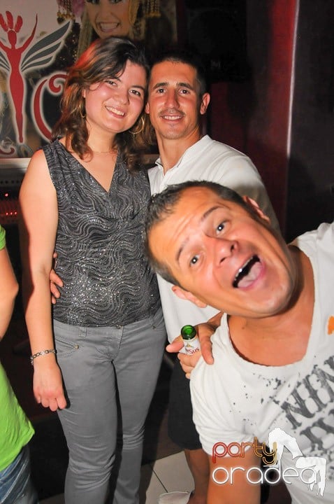 Petrecere în Club Rio, 