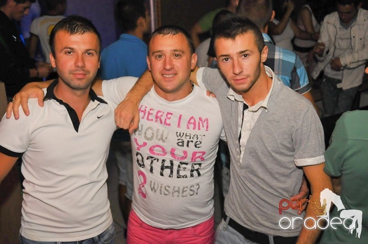 Petrecere în Club Rio, 