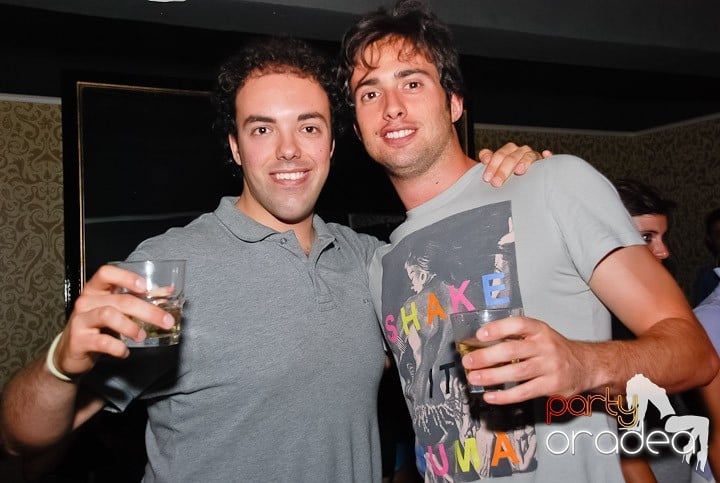 Petrecere în Life Club, 