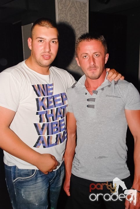 Petrecere în Life Club, 