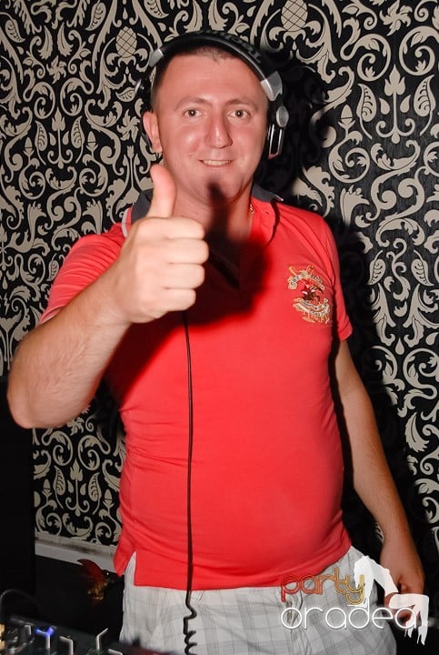 Petrecere în Life Club, 