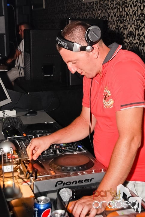 Petrecere în Life Club, 