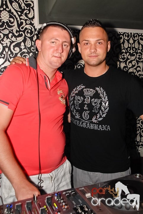 Petrecere în Life Club, 