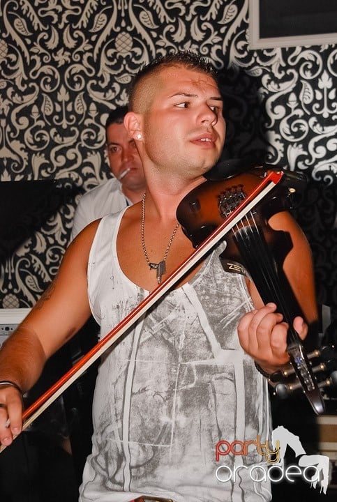 Petrecere în Life Club, 