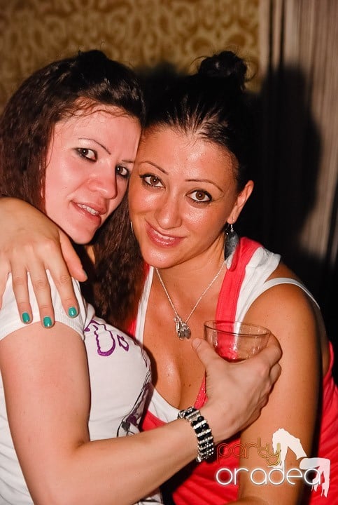 Petrecere în Life Club, 