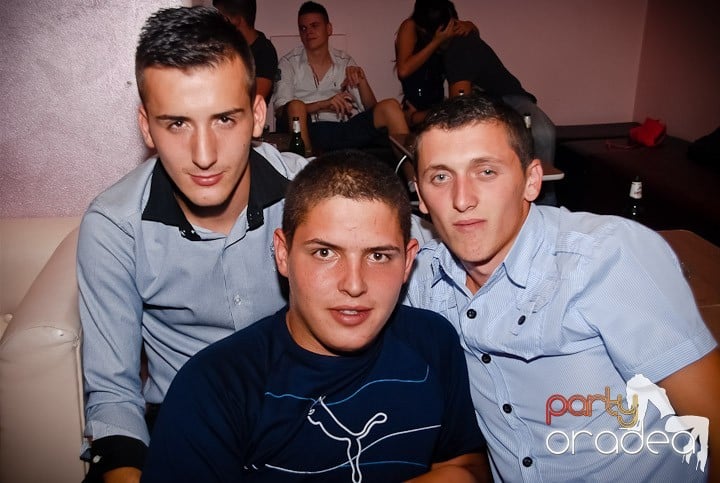 Petrecere în Rio Club, 