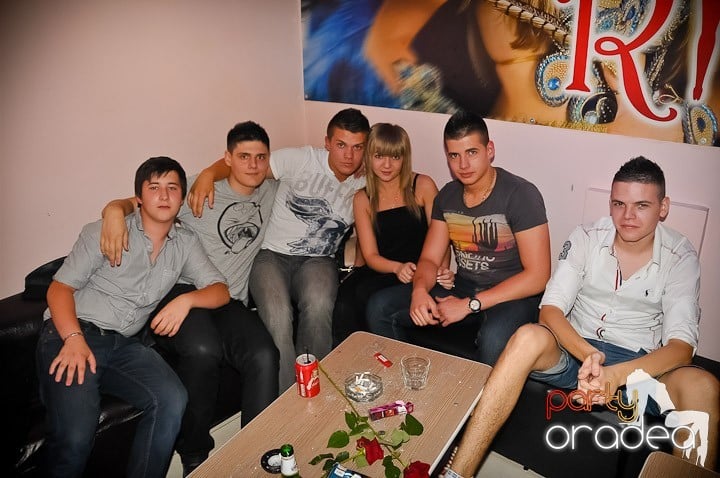 Petrecere în Rio Club, 