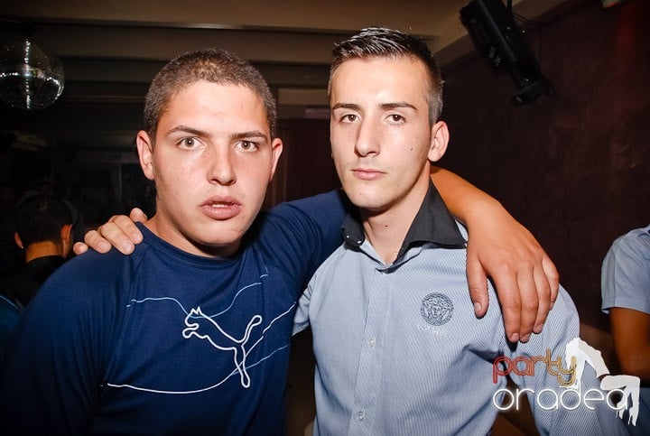 Petrecere în Rio Club, 