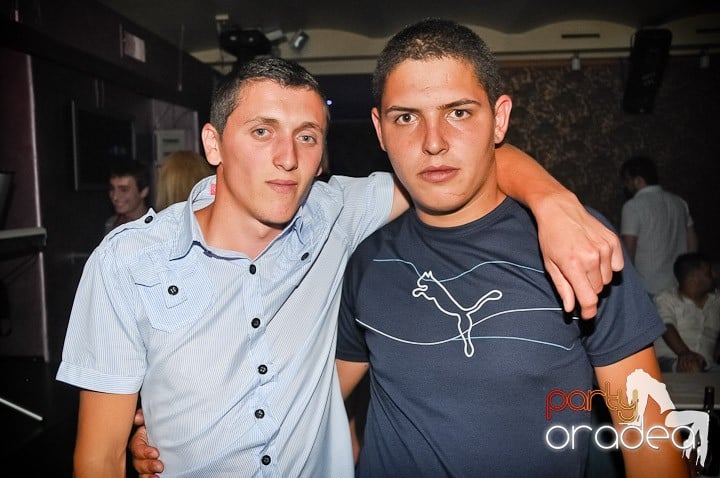 Petrecere în Rio Club, 