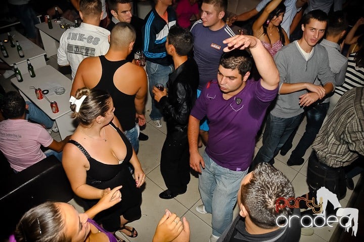 Petrecere în Rio Club, 