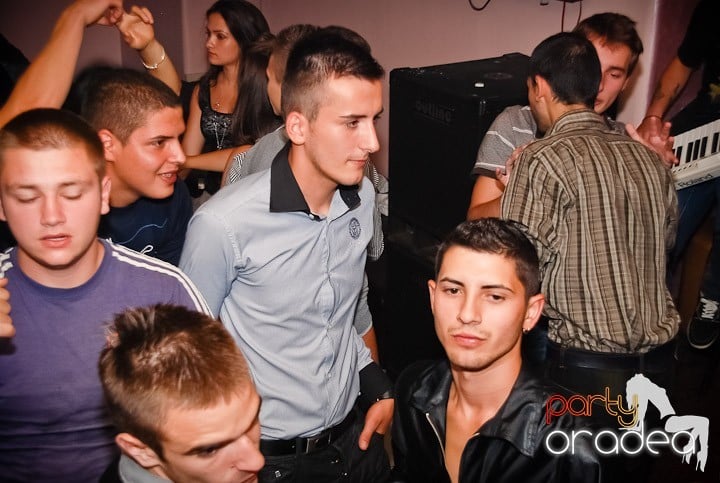 Petrecere în Rio Club, 