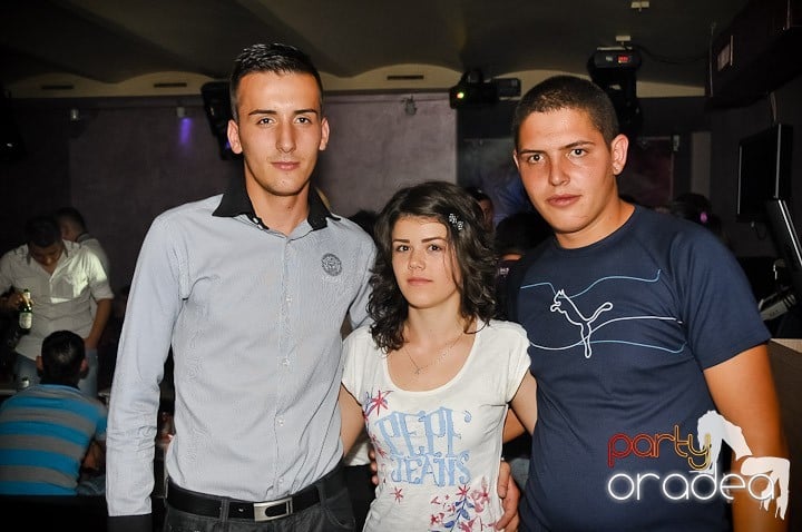 Petrecere în Rio Club, 