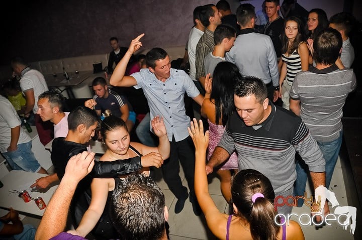 Petrecere în Rio Club, 