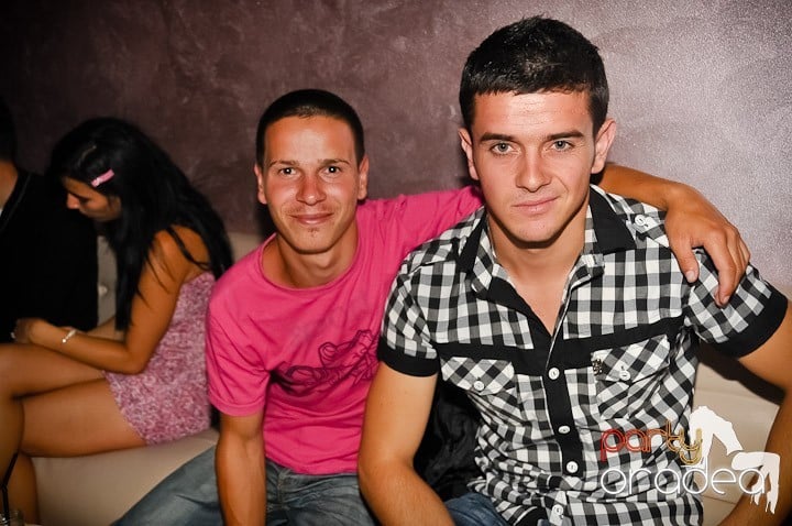 Petrecere în Rio Club, 