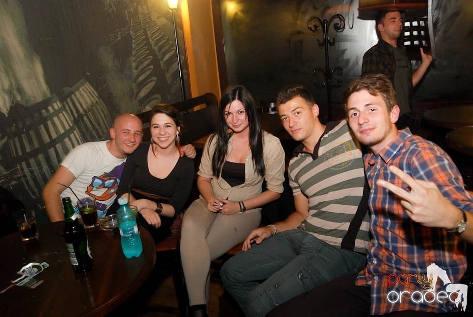 Petrecere incendiară în Lord's Pub Oradea, Lord's Pub