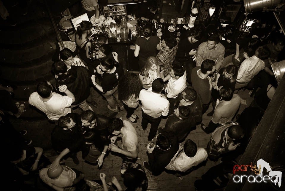 Petrecere incendiară în Lord's Pub Oradea, Lord's Pub
