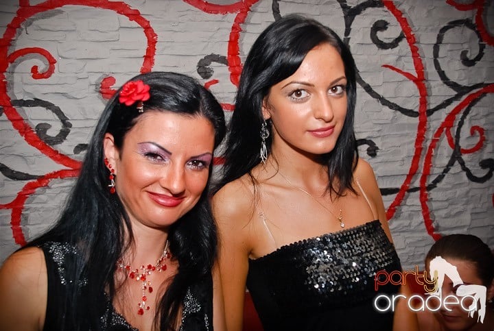 Petrecere la maxim în Club Luna, 