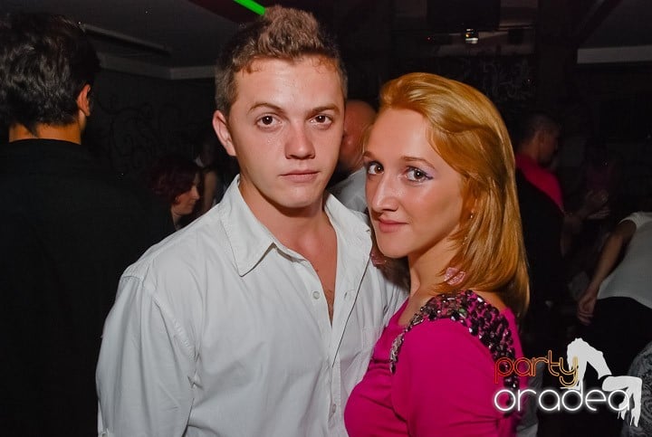 Petrecere la maxim în Club Luna, 