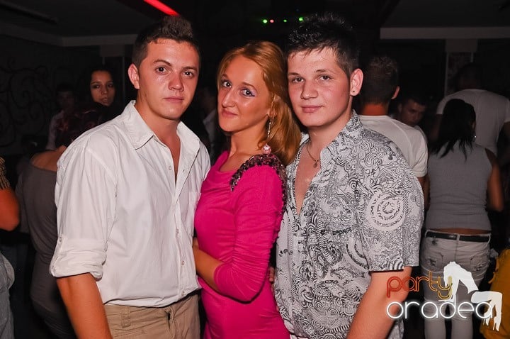 Petrecere la maxim în Club Luna, 