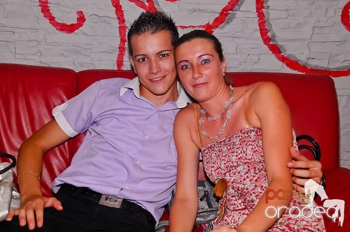 Petrecere la maxim în Club Luna, 