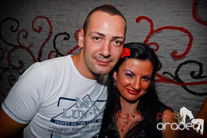 Petrecere la maxim în Club Luna, 