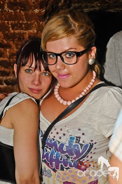 Petrecere mare la început de săptămână, 