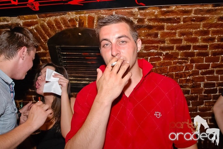 Petrecere mare la început de săptămână, 