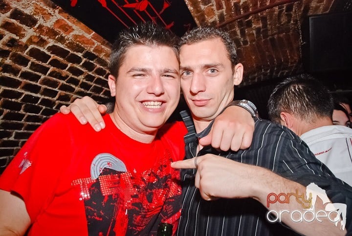 Petrecere mare la început de săptămână, 