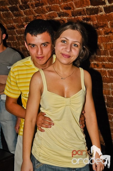 Petrecere mare la început de săptămână, 