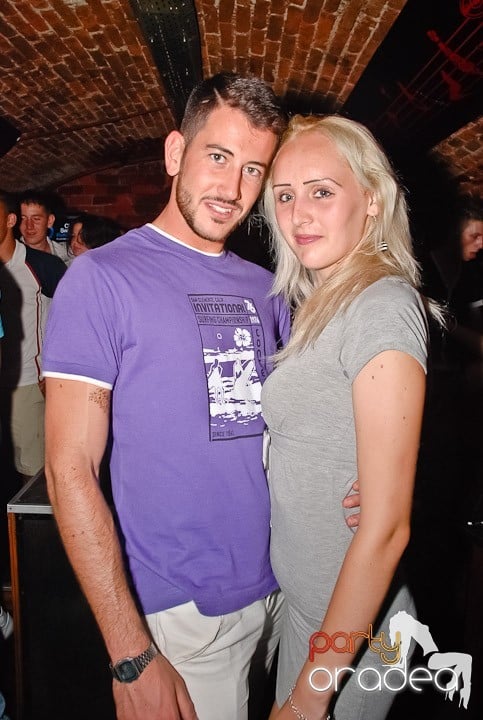 Petrecere mare la început de săptămână, 