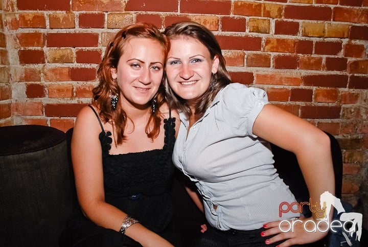 Petrecere mare la început de săptămână, 