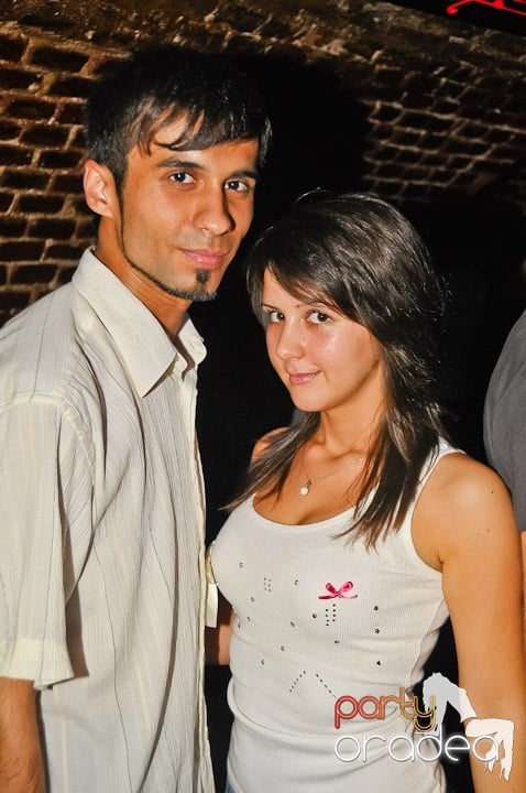 Petrecere mare la început de săptămână, 