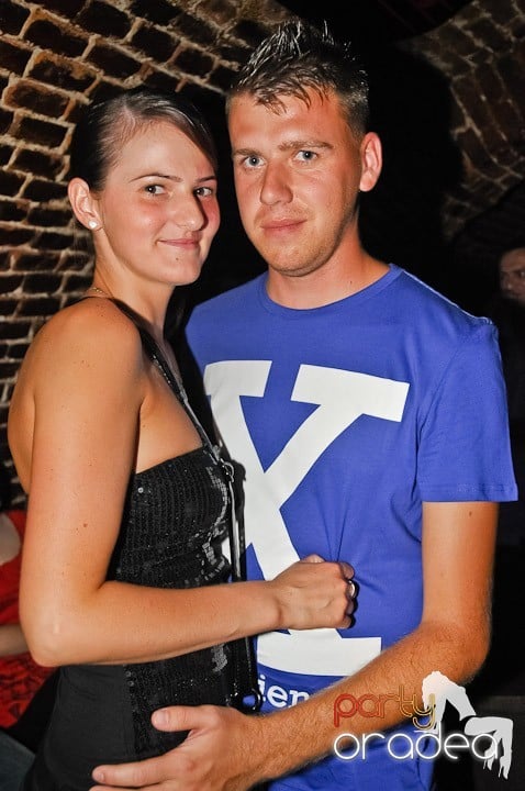 Petrecere mare la început de săptămână, 