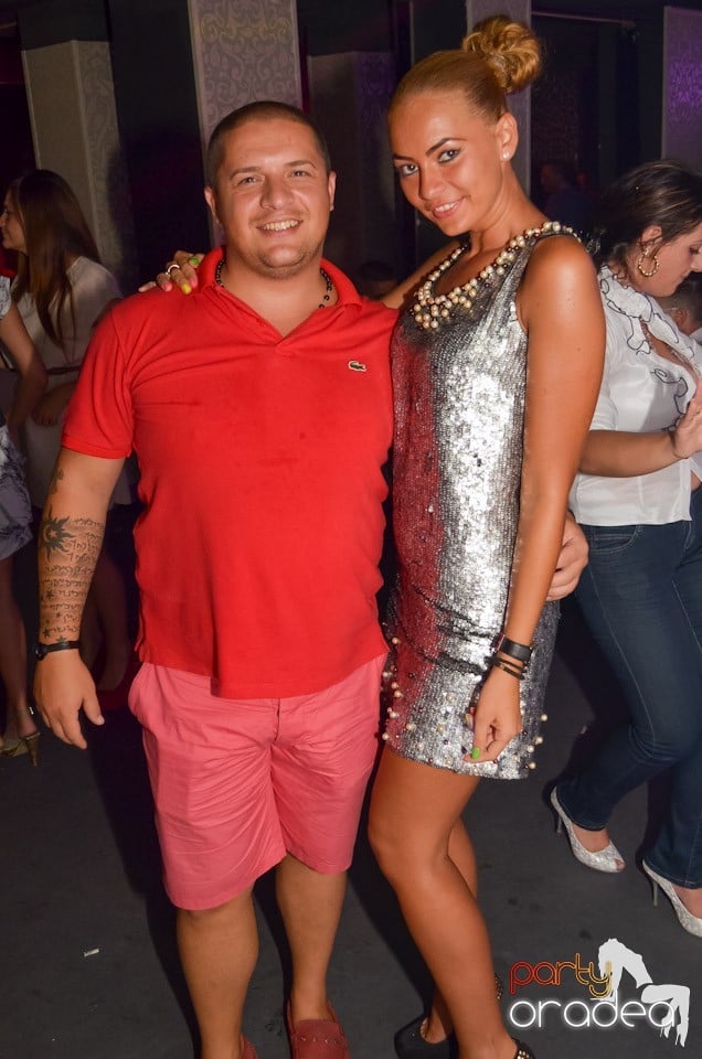 Petrecere până dimineaţa în Club Life, 