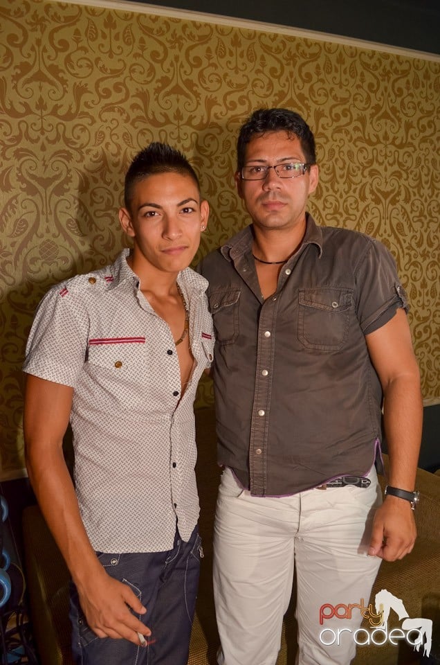 Petrecere până dimineaţa în Club Life, 