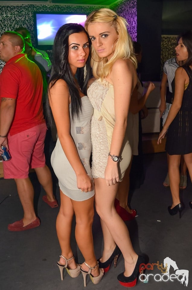 Petrecere până dimineaţa în Club Life, 