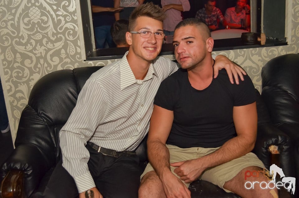 Petrecere până dimineaţa în Club Life, 