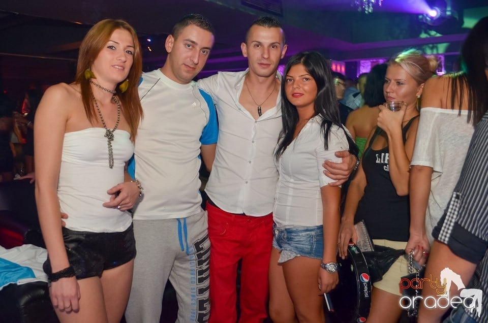 Petrecere până dimineaţa în Club Life, 
