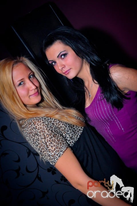 Petrecerea continuă în Club Atti's, 