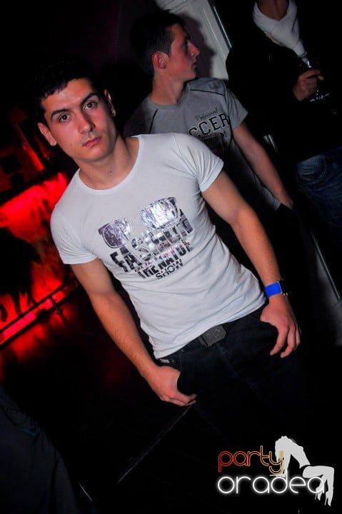 Petrecerea continuă în Club Atti's, 