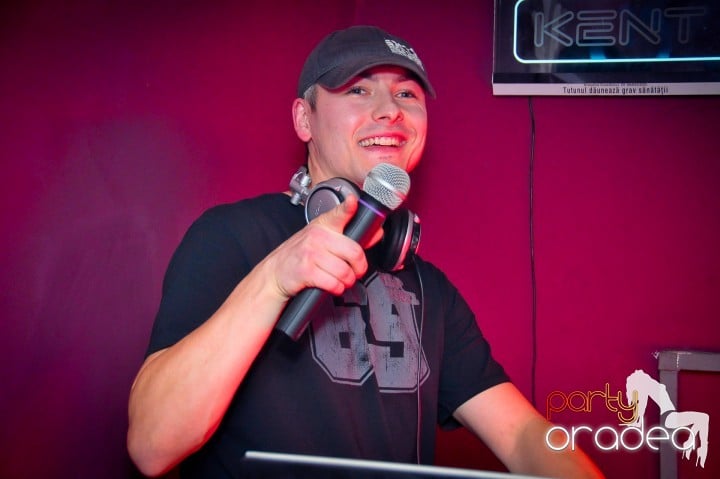 Petrecerea continuă în Club Atti's, 