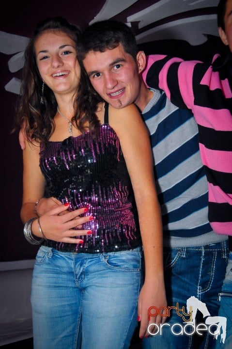 Petrecerea continuă în Club Atti's, 