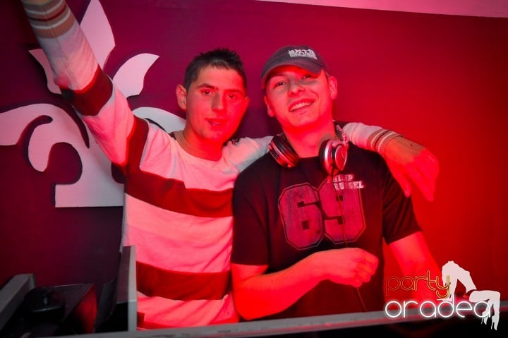 Petrecerea continuă în Club Atti's, 