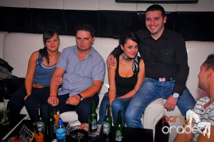 Petrecerea continuă în Club Atti's, 