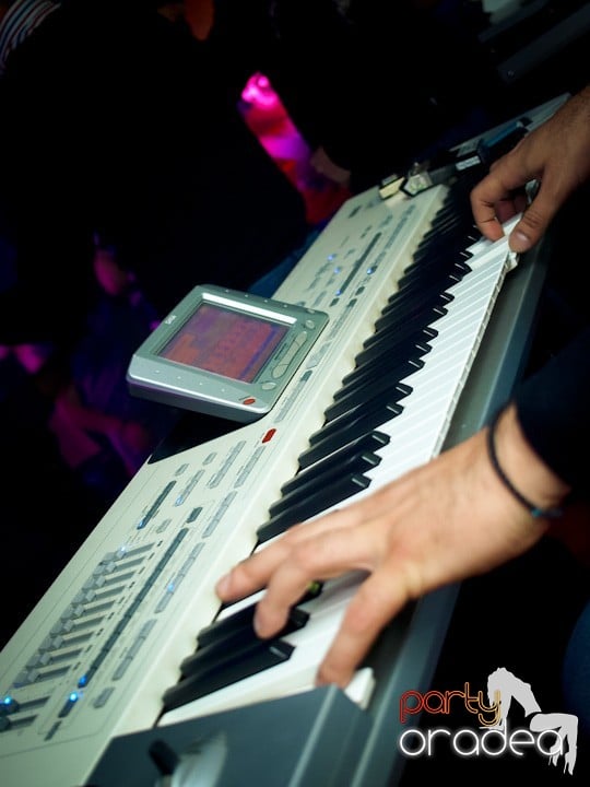 Petrecerea continuă în Club Life, 