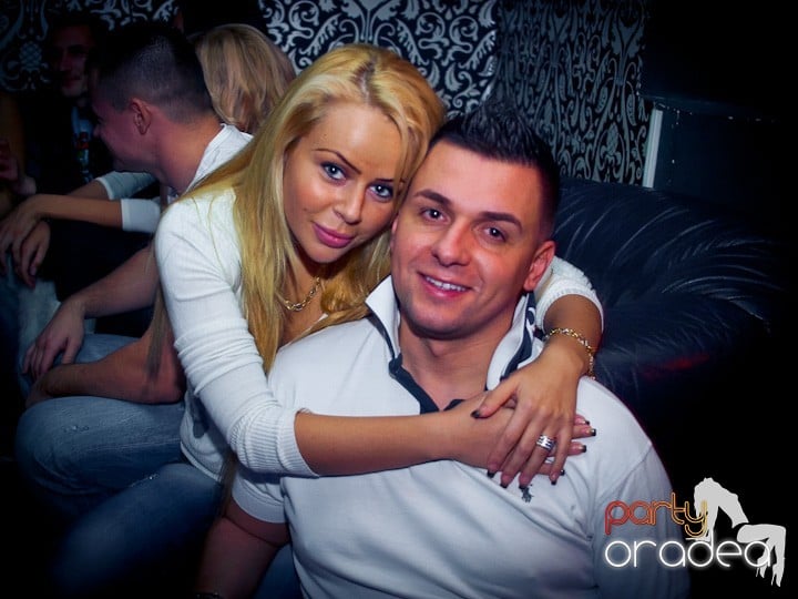 Petrecerea continuă în Club Life, 