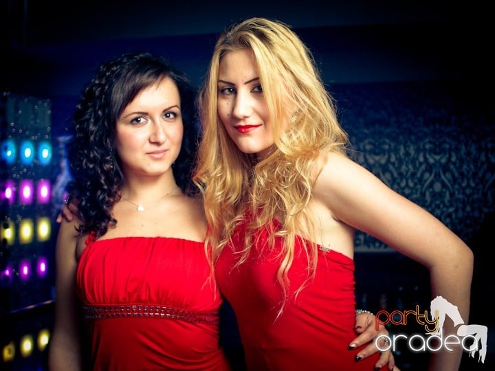 Petrecerea continuă în Club Life, 