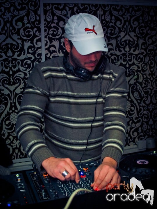 Petrecerea continuă în Club Life, 