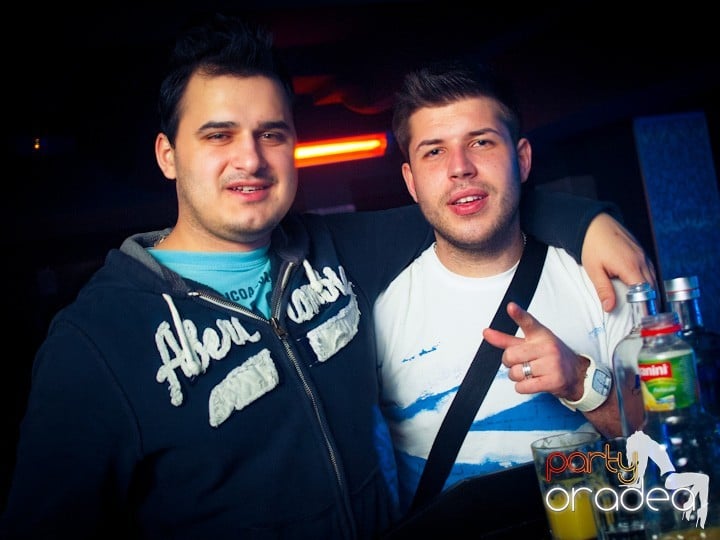 Petrecerea continuă în Club Life, 